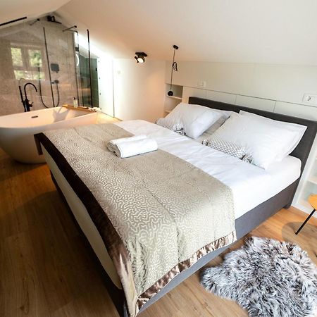 Sežana Apartments Kras 24 With Pool מראה חיצוני תמונה