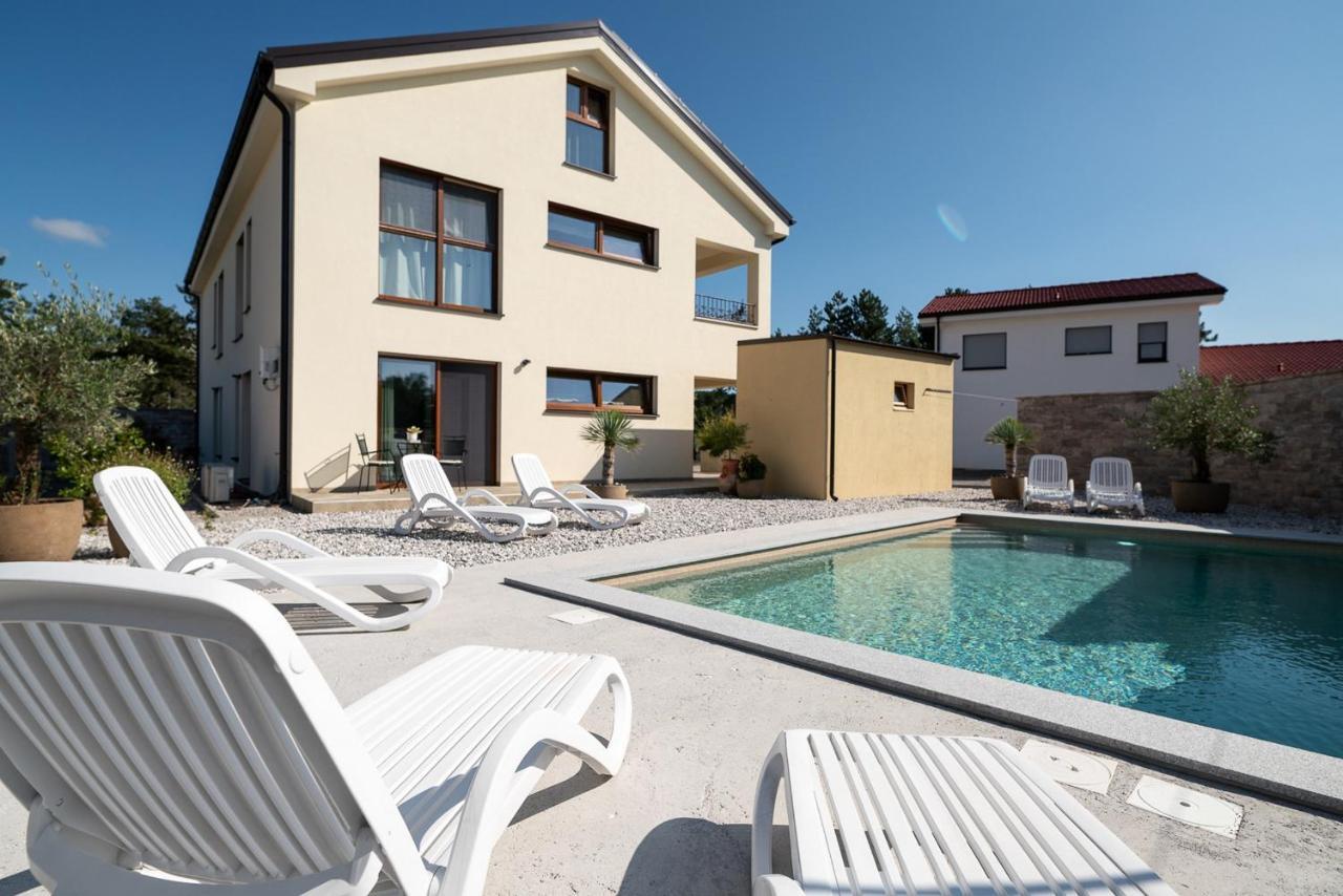 Sežana Apartments Kras 24 With Pool מראה חיצוני תמונה