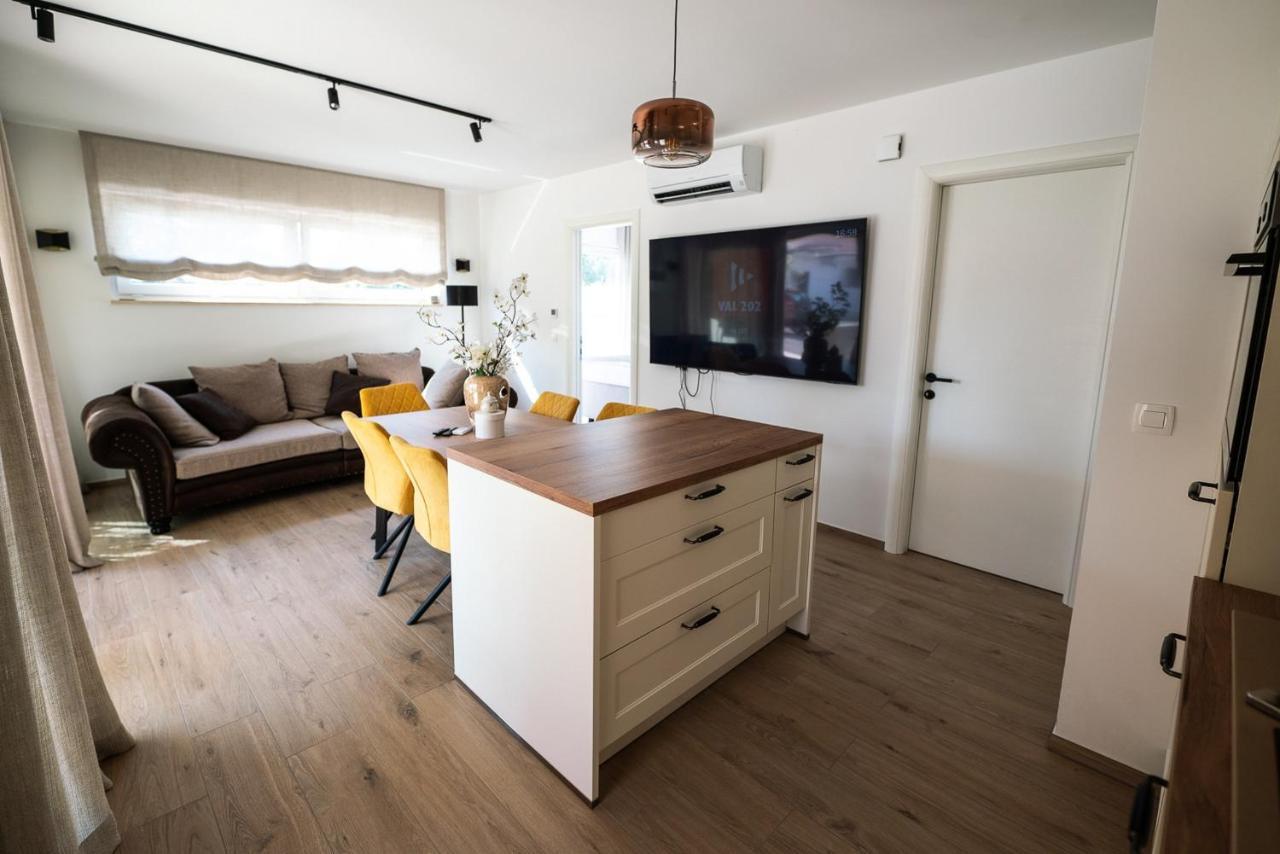 Sežana Apartments Kras 24 With Pool מראה חיצוני תמונה